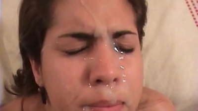 Vakker latinsk brunette har grov sex