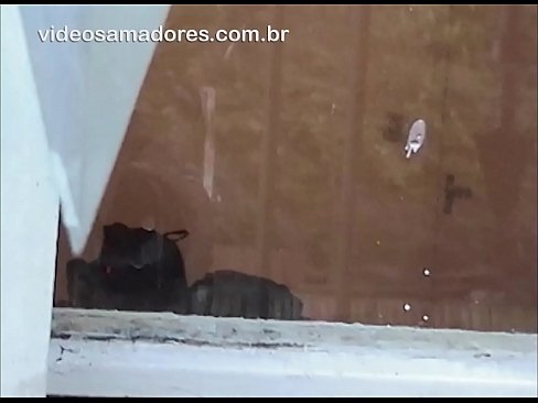 ❤️ Kåt mann som ser på kjæresten sin med en annen fyr, spiller inn en jævla video uten å forstyrre paret Porno hos oss ❌️❤