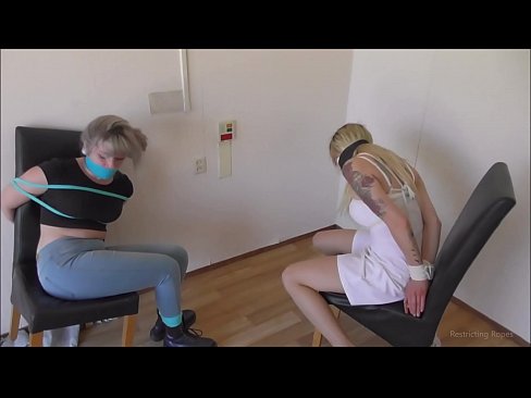 ❤️ Avhengig / bundet opp og kneblet / jente i nød Porno hos oss ❌️❤