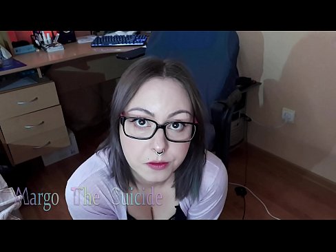 ❤️ Sexy jente med briller suger dildo dypt på kamera Porno hos oss ❌️❤
