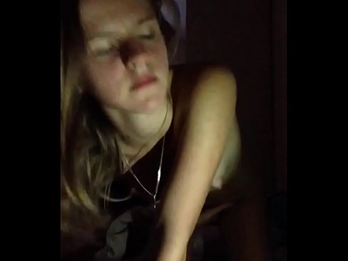 ❤️ En jente onanerer og spermer Porno hos oss ❌️❤